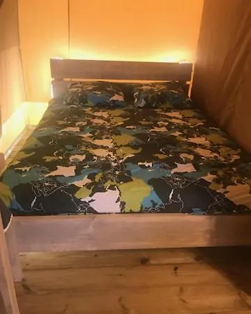 Oh! - Paradis A L'ombre Des Tilleuls *