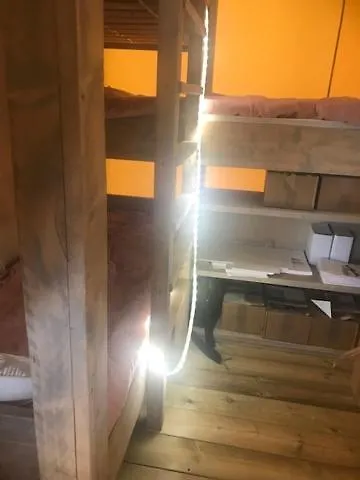 Camping Oh! - Paradis A L'ombre Des Tilleuls *